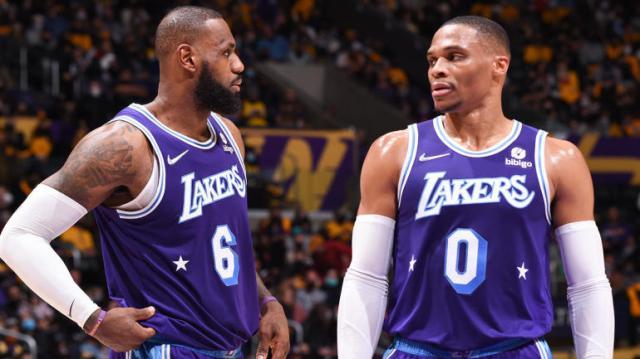 012022-lebronruss.jpg